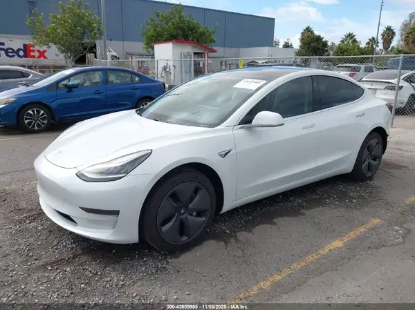 5YJ3E1EA4KF485785 2019 TESLA MODEL 3 - Image 2