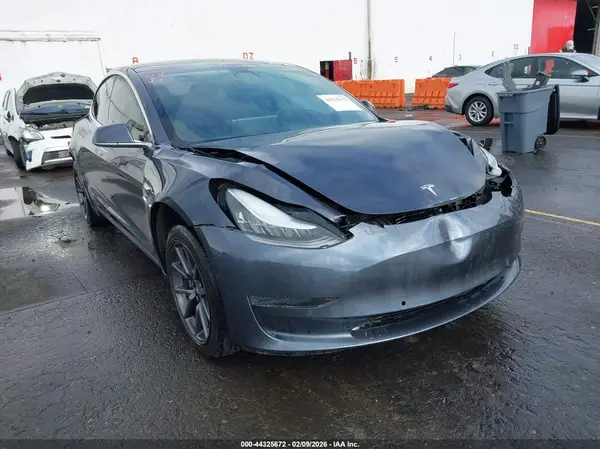 5YJ3E1EA4LF597178 2020 TESLA MODEL 3 - Image 1