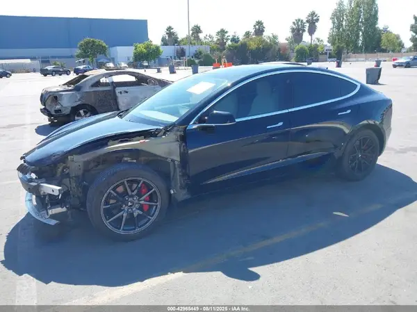 5YJ3E1EA4LF634519 2020 TESLA MODEL 3 - Image 2