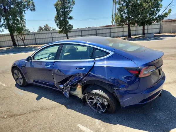 5YJ3E1EA4LF644578 2020 TESLA MODEL 3 - Image 2