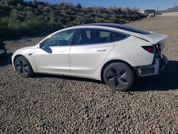 5YJ3E1EA4LF659324 2020 TESLA MODEL 3 - Image 2