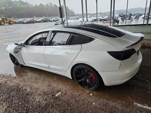 5YJ3E1EA4LF737519 2020 TESLA MODEL 3 - Image 2