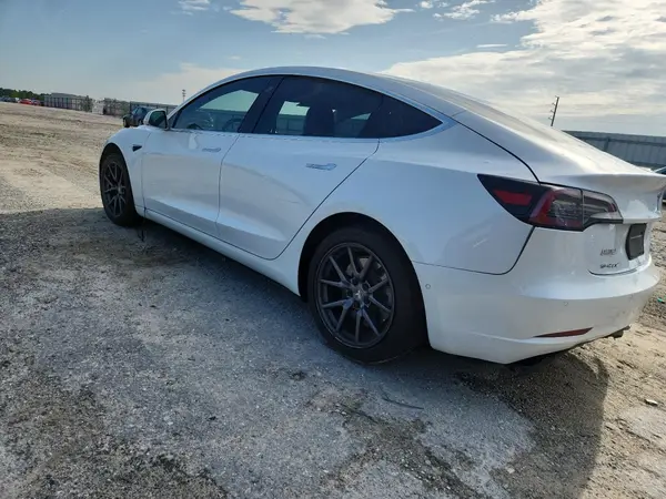 5YJ3E1EA4LF738198 2020 TESLA MODEL 3 - Image 2