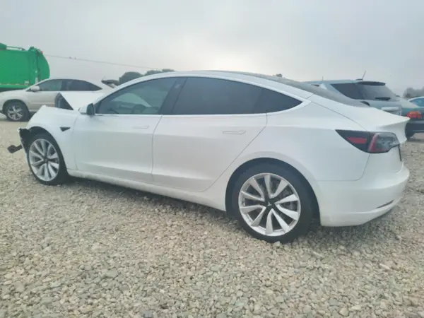 5YJ3E1EA4LF806919 2020 TESLA MODEL 3 - Image 2