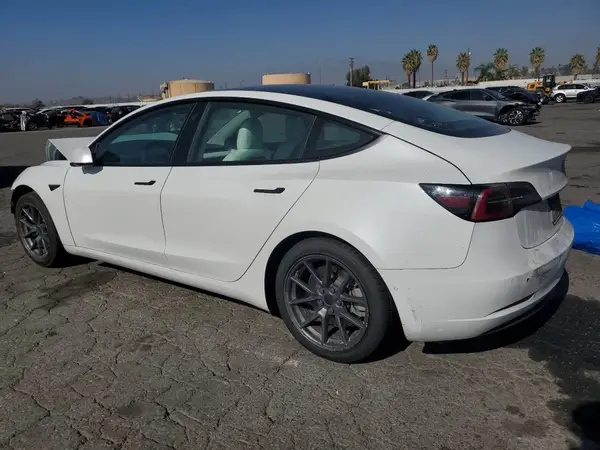 5YJ3E1EA4MF018689 2021 TESLA MODEL 3 - Image 2