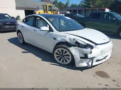 5YJ3E1EA4MF019261 2021 TESLA MODEL 3