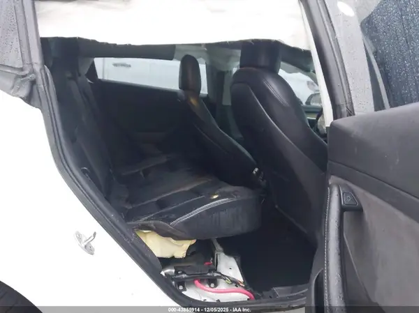 5YJ3E1EA4MF020829 2021 TESLA MODEL 3 - Image 8