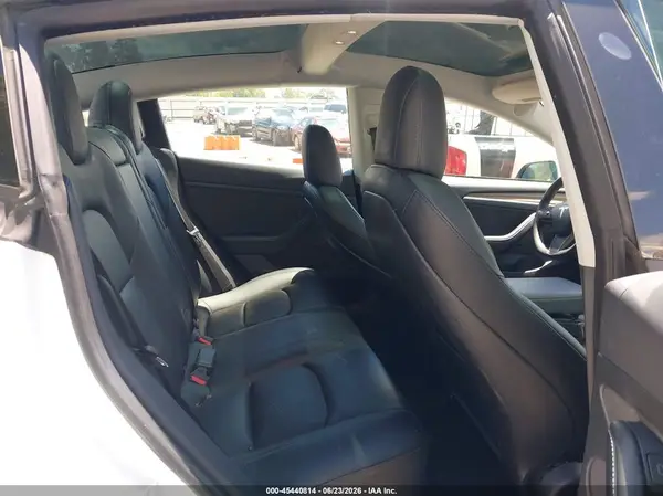 5YJ3E1EA4MF027196 2021 TESLA MODEL 3 - Image 8