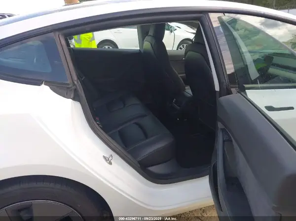 5YJ3E1EA4MF084403 2021 TESLA MODEL 3 - Image 8