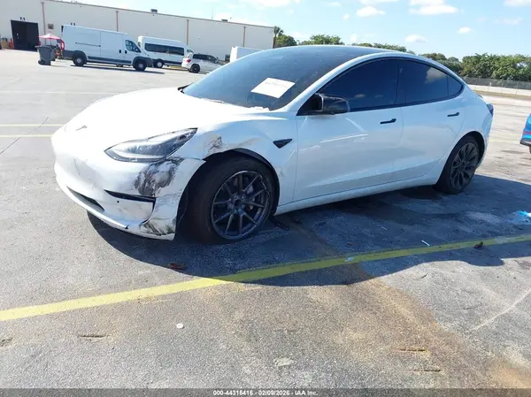 5YJ3E1EA4MF090931 2021 TESLA MODEL 3 - Image 2