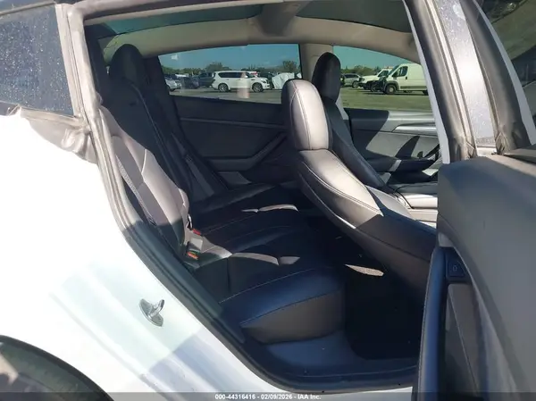 5YJ3E1EA4MF090931 2021 TESLA MODEL 3 - Image 8