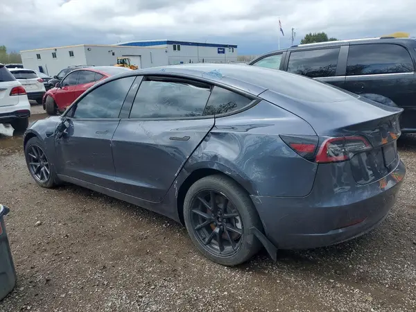 5YJ3E1EA4MF095465 2021 TESLA MODEL 3 - Image 2