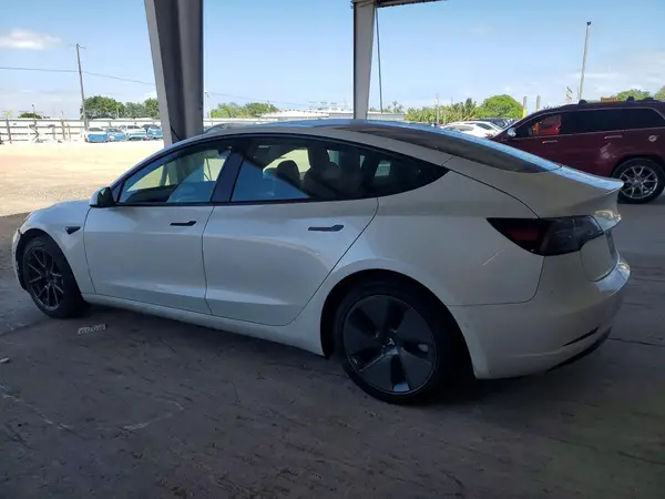 5YJ3E1EA4MF096227 2021 TESLA MODEL 3 - Image 2