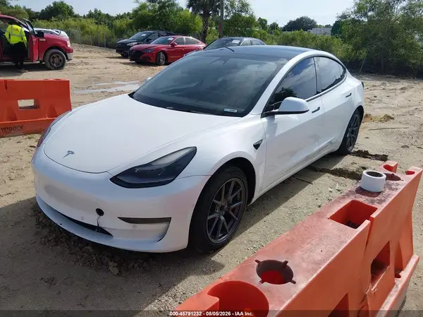 5YJ3E1EA4MF099001 2021 TESLA MODEL 3 - Image 2