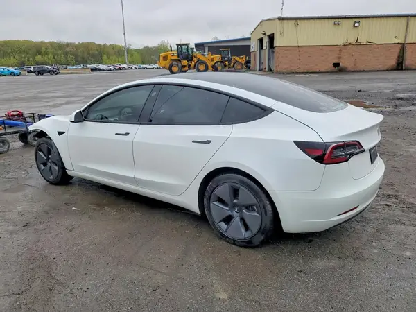 5YJ3E1EA4MF851845 2021 TESLA MODEL 3 - Image 2
