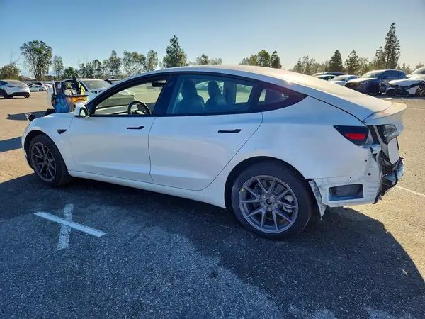 5YJ3E1EA4MF871562 2021 TESLA MODEL 3 - Image 2
