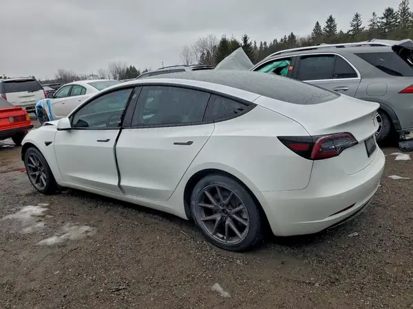 5YJ3E1EA4MF915785 2021 TESLA MODEL 3 - Image 2
