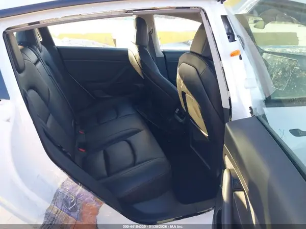5YJ3E1EA4MF919903 2021 TESLA MODEL 3 - Image 8