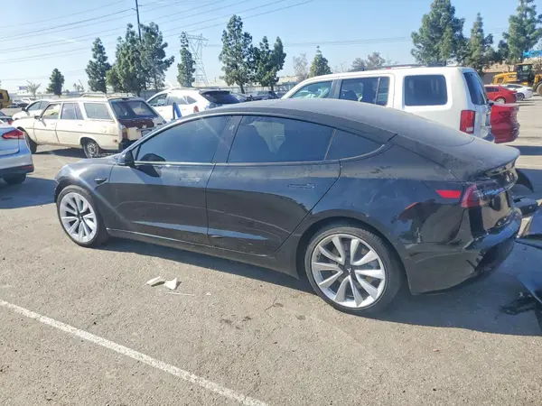 5YJ3E1EA4MF921845 2021 TESLA MODEL 3 - Image 2