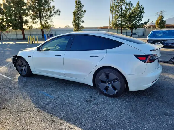 5YJ3E1EA4MF930478 2021 TESLA MODEL 3 - Image 2