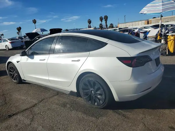 5YJ3E1EA4MF930724 2021 TESLA MODEL 3 - Image 2