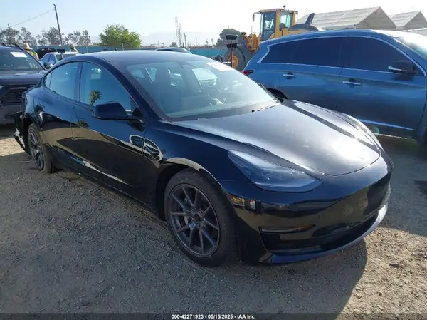 5YJ3E1EA4MF982032 2021 TESLA MODEL 3 - Image 1