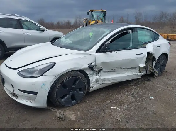 5YJ3E1EA4MF982225 2021 TESLA MODEL 3 - Image 2