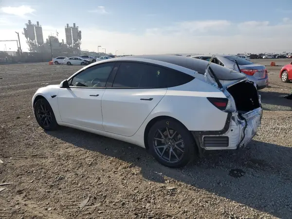 5YJ3E1EA4MF986324 2021 TESLA MODEL 3 - Image 2