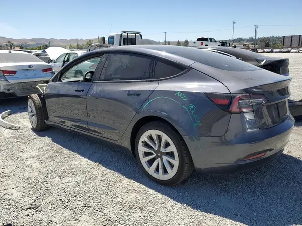 5YJ3E1EA4MF998442 2021 TESLA MODEL 3 - Image 2