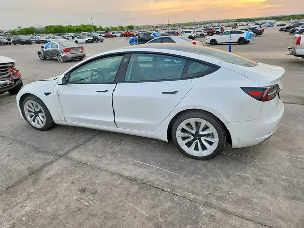 5YJ3E1EA4MF998487 2021 TESLA MODEL 3 - Image 2