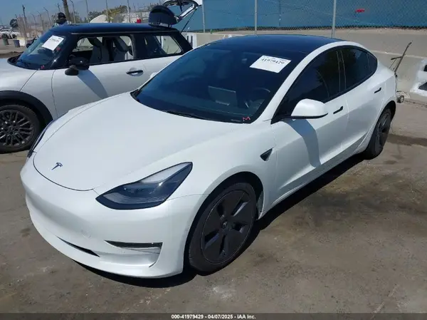 5YJ3E1EA4NF114033 2022 TESLA MODEL 3 - Image 2