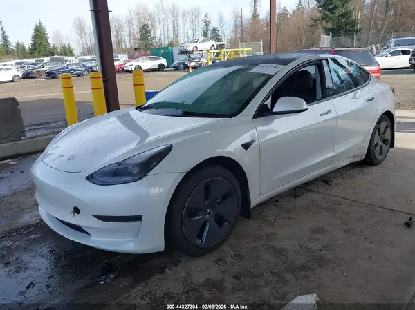 5YJ3E1EA4NF155990 2022 TESLA MODEL 3 - Image 2