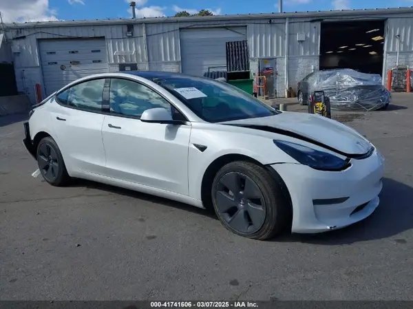 5YJ3E1EA4NF169940 2022 TESLA MODEL 3 - Image 1