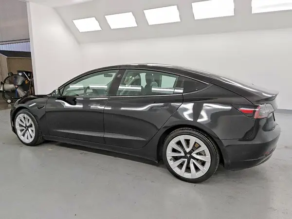 5YJ3E1EA4NF184728 2022 TESLA MODEL 3 - Image 2