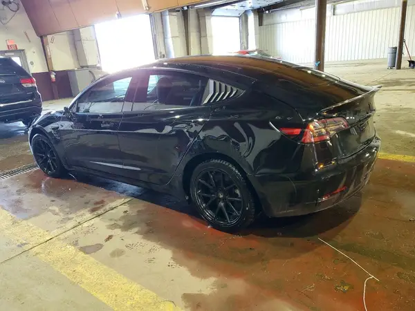 5YJ3E1EA4NF185779 2022 TESLA MODEL 3 - Image 2