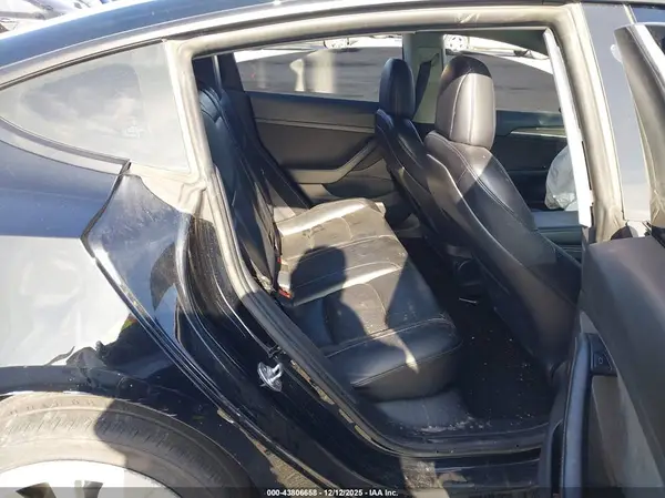 5YJ3E1EA4NF186754 2022 TESLA MODEL 3 - Image 8
