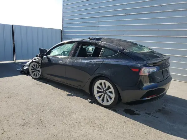 5YJ3E1EA4NF188651 2022 TESLA MODEL 3 - Image 2
