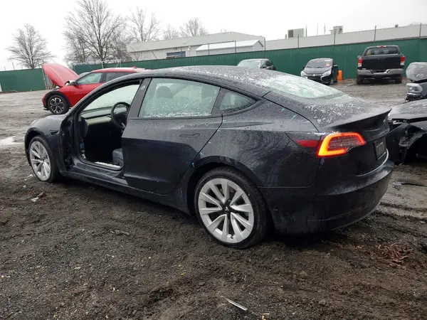 5YJ3E1EA4NF188889 2022 TESLA MODEL 3 - Image 2
