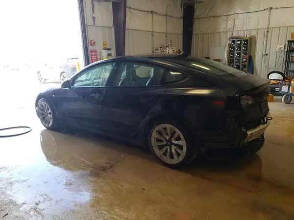 5YJ3E1EA4NF189895 2022 TESLA MODEL 3 - Image 2