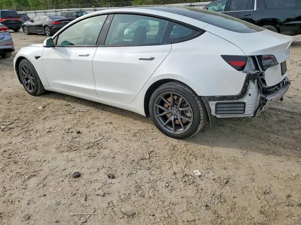 5YJ3E1EA4NF230638 2022 TESLA MODEL 3 - Image 2