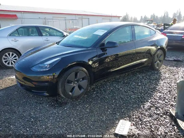 5YJ3E1EA4NF252199 2022 TESLA MODEL 3 - Image 2