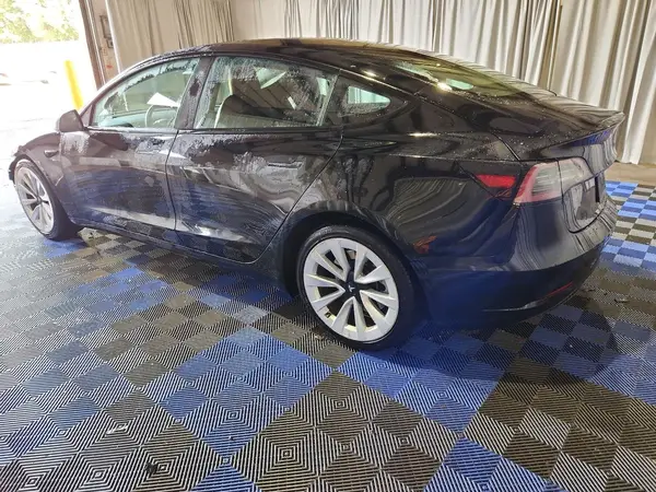 5YJ3E1EA4NF288409 2022 TESLA MODEL 3 - Image 2