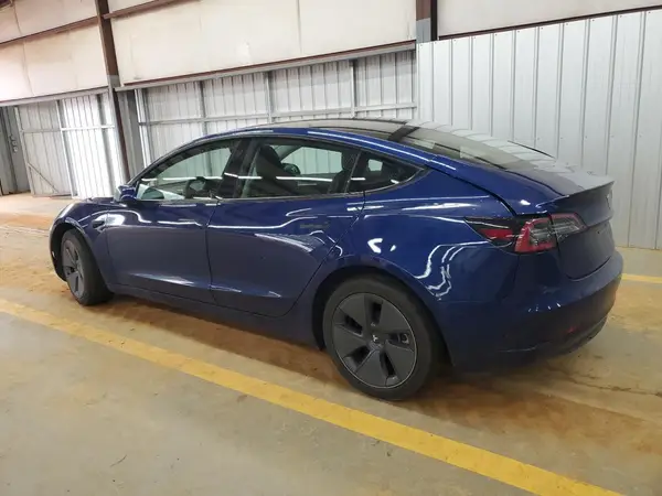 5YJ3E1EA4NF288460 2022 TESLA MODEL 3 - Image 2