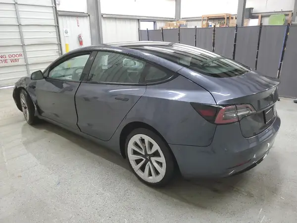 5YJ3E1EA4NF289513 2022 TESLA MODEL 3 - Image 2