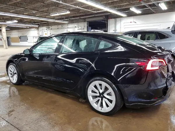 5YJ3E1EA4NF289611 2022 TESLA MODEL 3 - Image 2