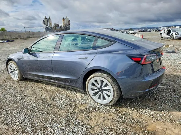 5YJ3E1EA4NF299071 2022 TESLA MODEL 3 - Image 2