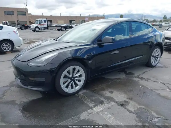 5YJ3E1EA4NF302910 2022 TESLA MODEL 3 - Image 2