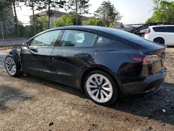 5YJ3E1EA4NF303796 2022 TESLA MODEL 3 - Image 2