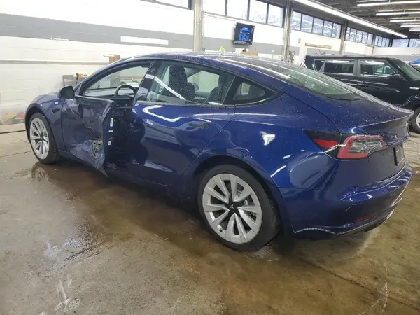 5YJ3E1EA4NF304592 2022 TESLA MODEL 3 - Image 2