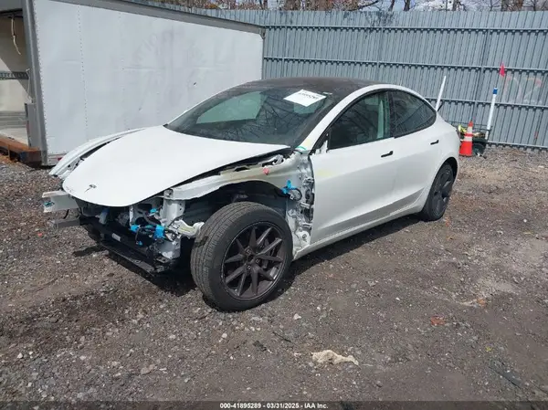 5YJ3E1EA4NF307038 2022 TESLA MODEL 3 - Image 2